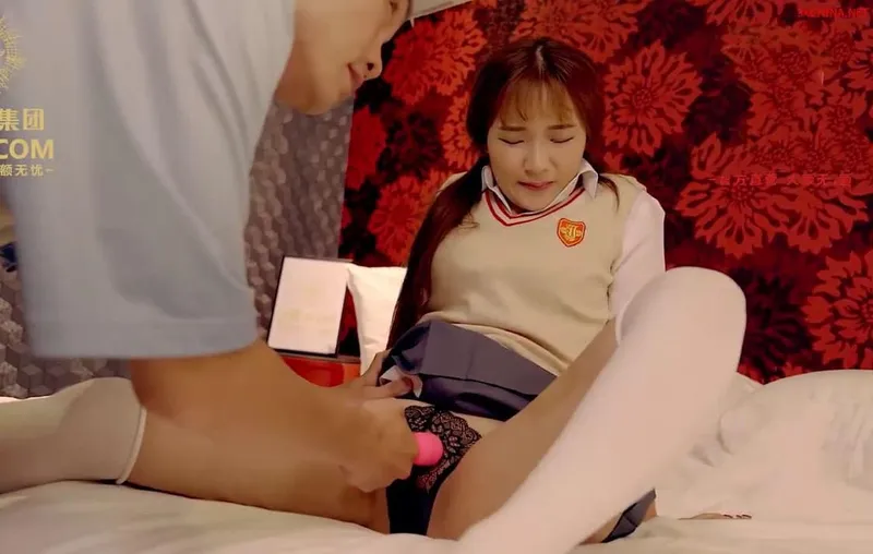 Con búp bê dùng thân xóa nợ cho bố vay tiền bọn xã hội đen